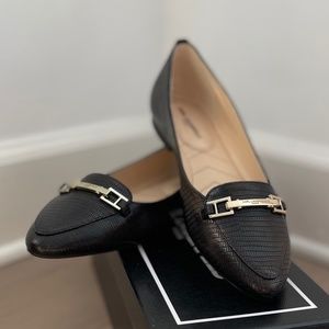 NEW W TAGS - Karl Lagerfeld Black Croc Flats - W 7.5 M